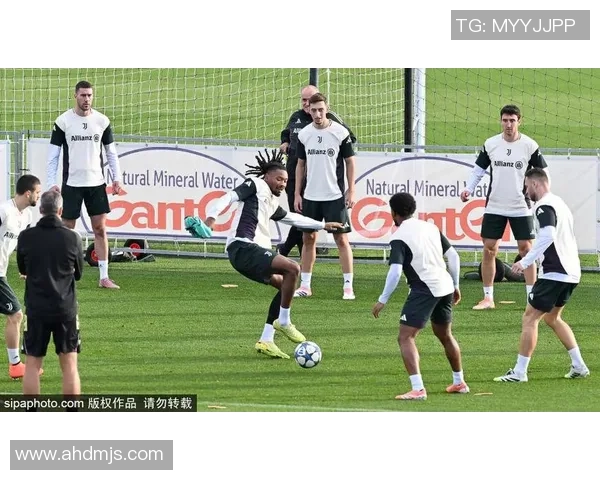 尤文图斯大巴遭球迷“袭击”，玻璃再被砸碎，这场狂热与失落交织的恩怨何时了？