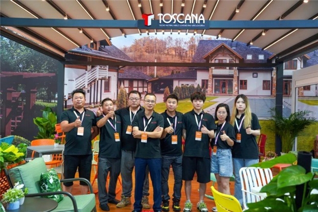 j9com九游会室外生活艺术的创新演绎——TOSCANA品牌在成都国际家具工业展(图4)